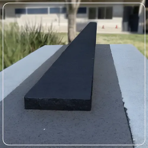 Madera Plastica 125mm X 25mm X 2450mm (7kg X Unidad) Negro