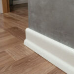 Imagen 2 de Zócalo Mdf Foliado Kronotex Europeo Simil Madera 2.6m- 6 Un. 2