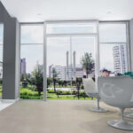 Imagen 3 de Max Core Piso Vinílico Spc 4 Mm [caja 2.24 M2] Gris Claro Símil Cemento