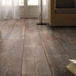 Imagen 3 de Piso Flotante Kronotex 12mm X 188mm X 1850mm - Caja 1,39m2 Mountain Brown