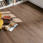 Imagen 5 de Flotantes Kronotex 8mm X 193mm X 1380 No Bisel- Caja 2,13m2 Roble Dark Brown Millenium