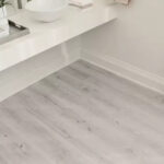 Imagen 6 de Piso Vinilico Aquablue 4/0.3 X 184 X 1220mm- Caja 2,70m² Roble Alaska
