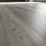 Imagen 7 de Krono Original- Piso Flotante 7mm- Sin Bisel- [caja 2,47m2] Pine Gris Antique