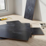 Imagen 8 de Piso Flotante 8mmx326mmx1300mm-bisel- Himalaya  Caja 2,12m2 Himalaya [gris Oscuro]