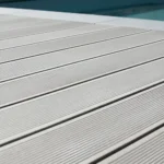 Imagen 8 de Deck Wpc Exterior Linea Camaleon 22mm X 138 X 2900 [unidad] Blanco Puro Y Roble Marron Mate